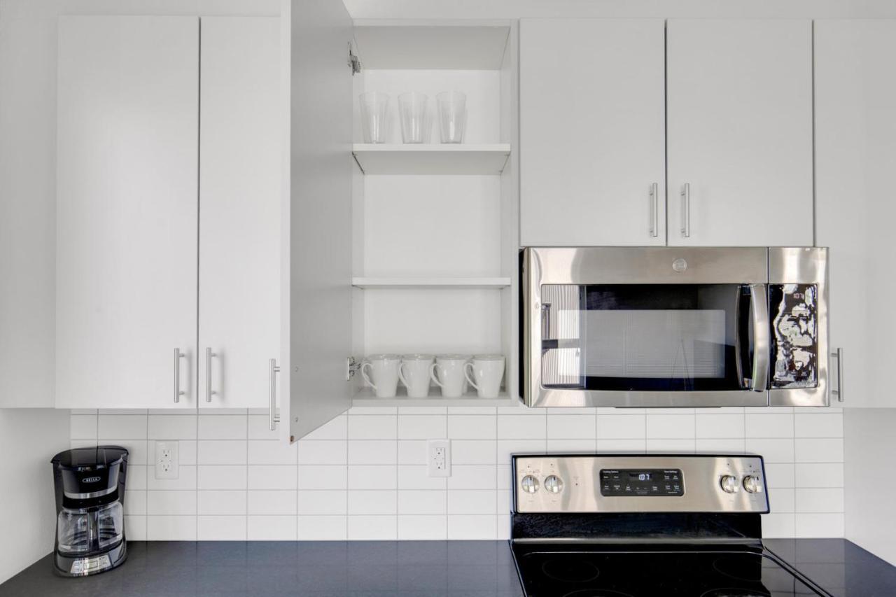 Columbia 2br W Wd Gym Nr Light Rail Sea-341 Apartment *